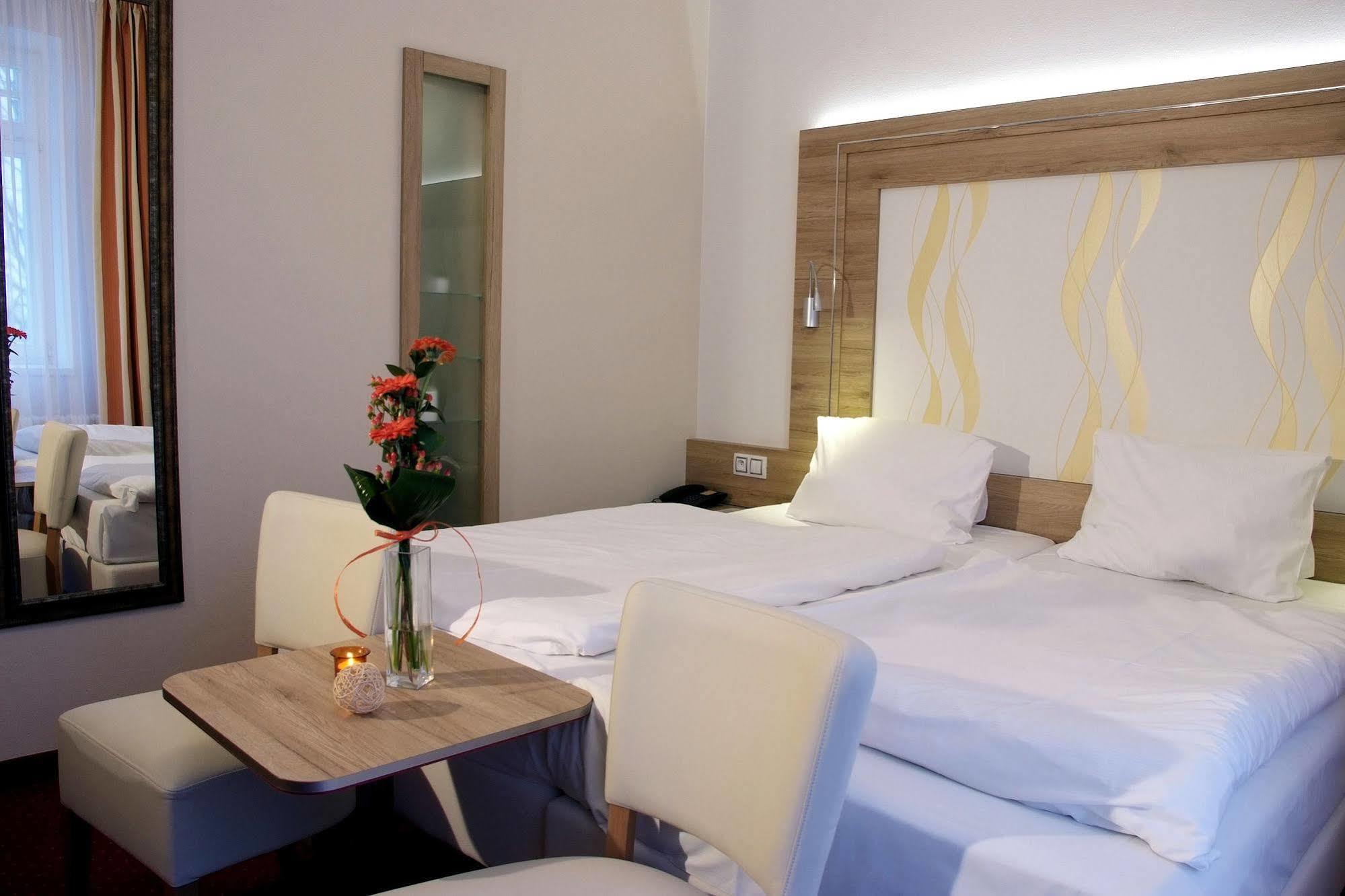 Royal Marianske Lazne Hotel Luaran gambar