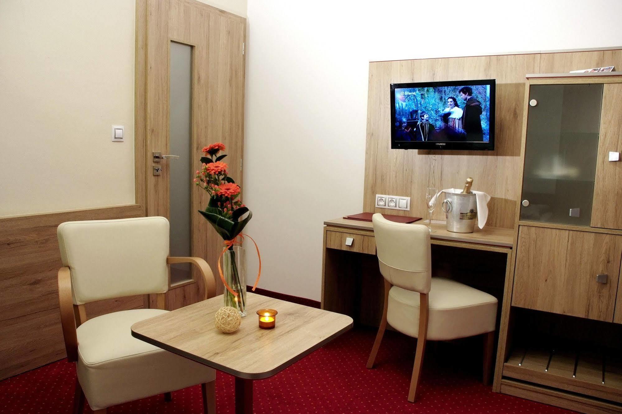 Royal Marianske Lazne Hotel Luaran gambar